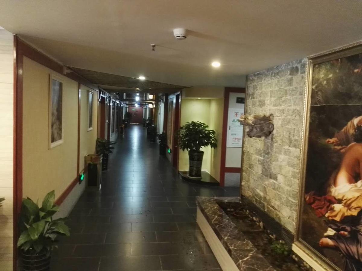 Vienna International Hotel Zhangjiajie Tianmen Mountain Exterior photo